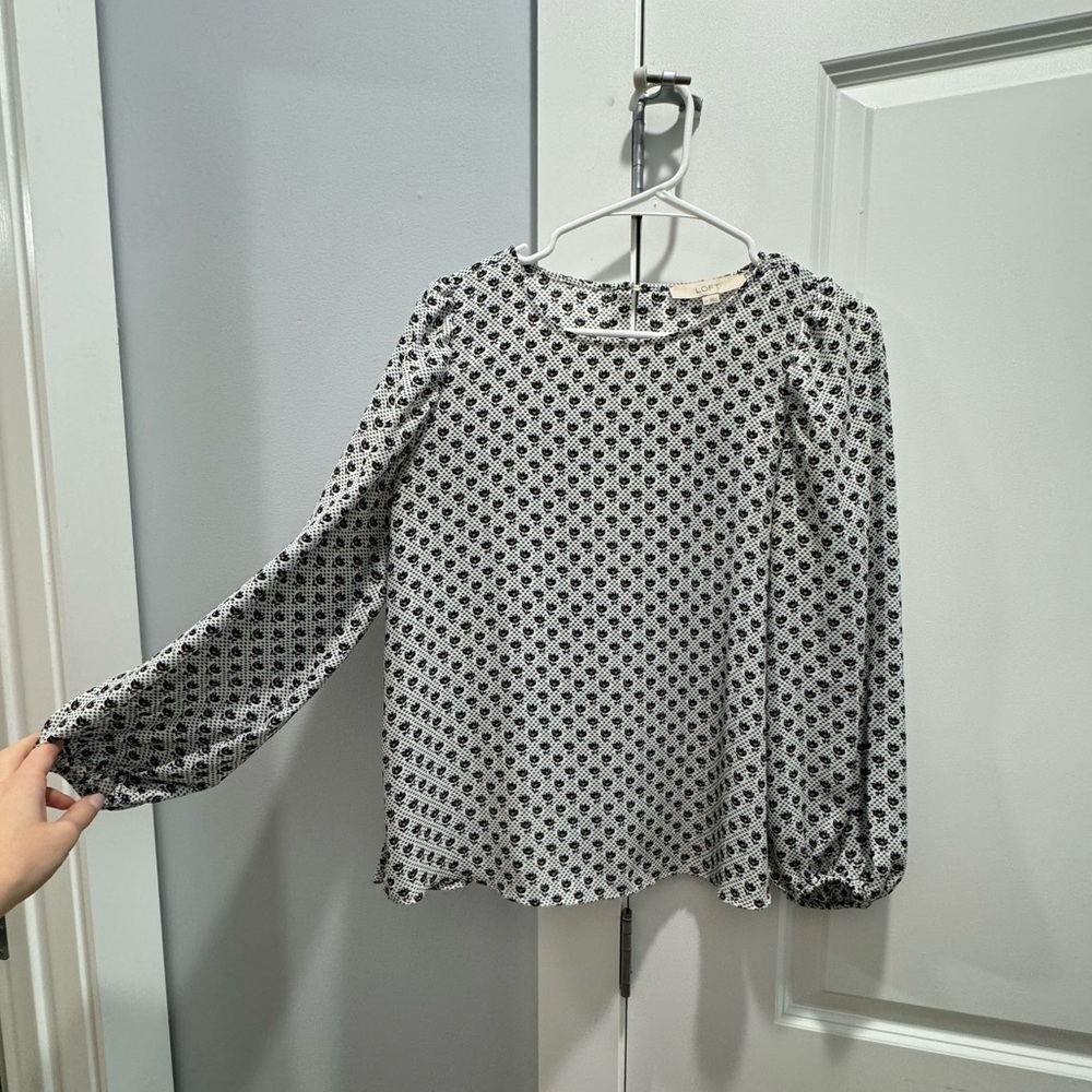 Loft lightweight shirt. Great for work